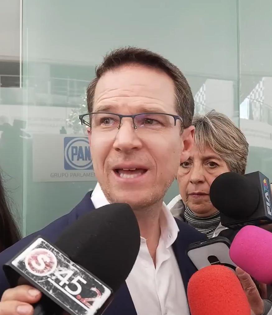 Imagen de Y Ricardo Anaya dice qué muchos morenistas van a traicionar a Claudia Sheinbaum!!. Dice qué en 2027 se le revocará su mandato y tambien pide qué se le revoque su mandato a los gobernadores de morena!!.